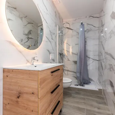 First Floor Holiday home *